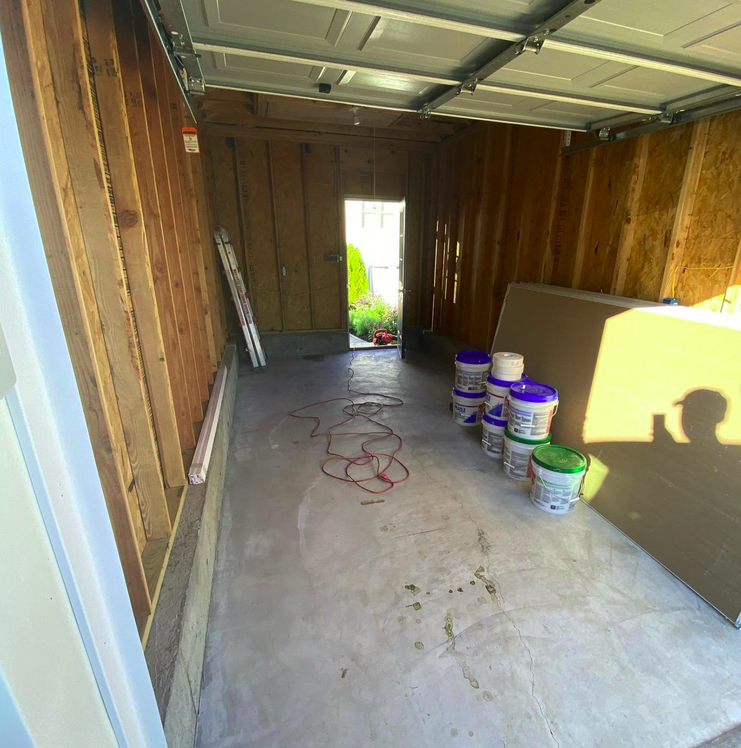 Springfield home garage before professional exterior painting showing wear and fading